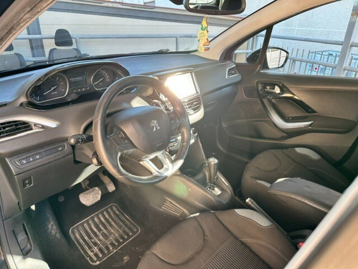 Peugeot 208 e-HDi 92 CV Stop&Start 5 porte Allure (7)