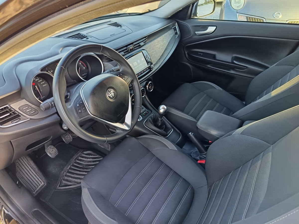 Alfa Romeo Giulietta 1.6 JTDm Ti 120cv (10)