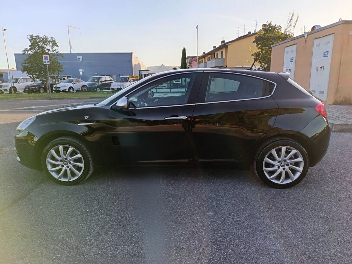 Alfa Romeo Giulietta 1.6 JTDm Ti 120cv (4)