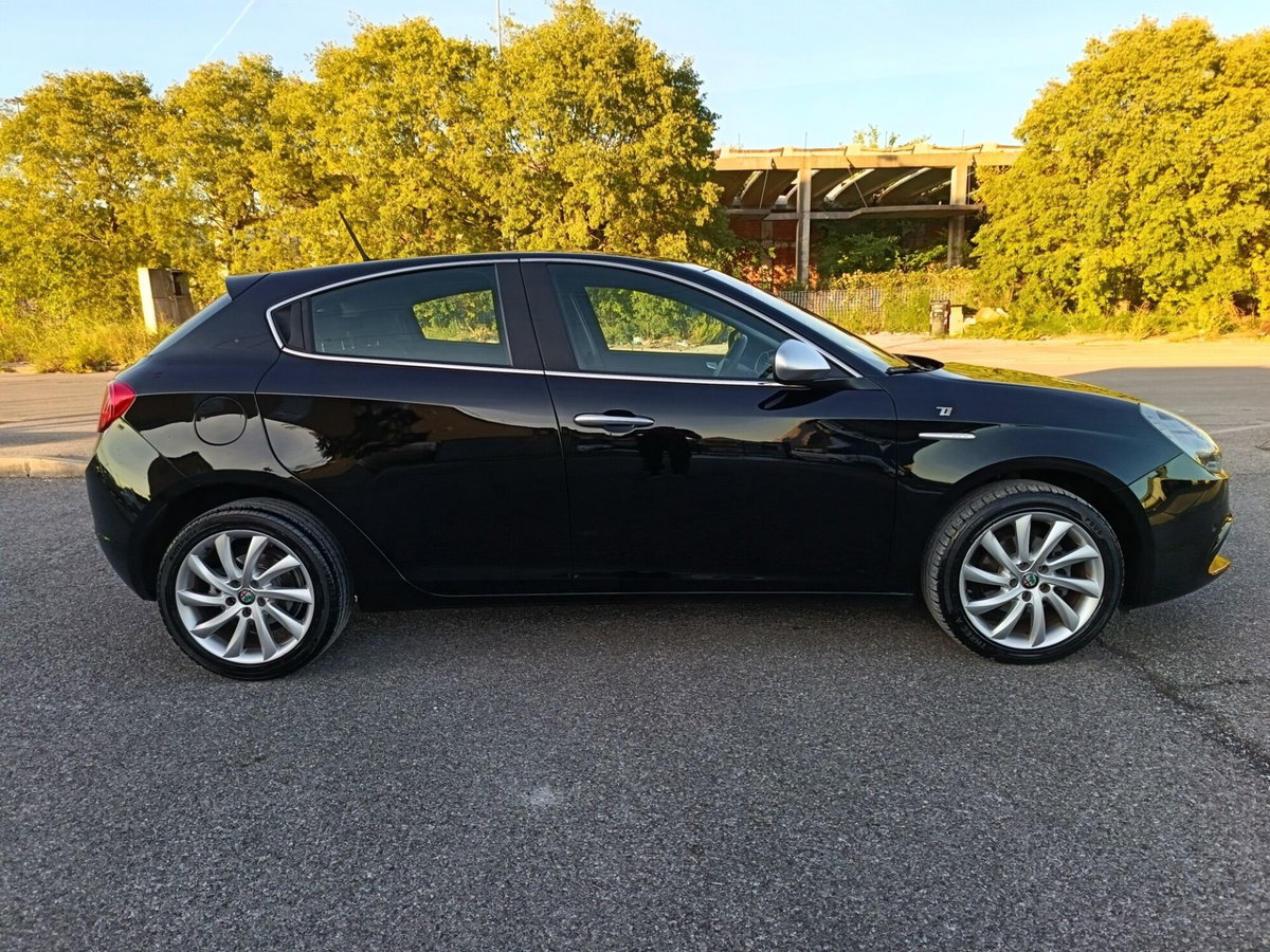 Alfa Romeo Giulietta 1.6 JTDm Ti 120cv (5)