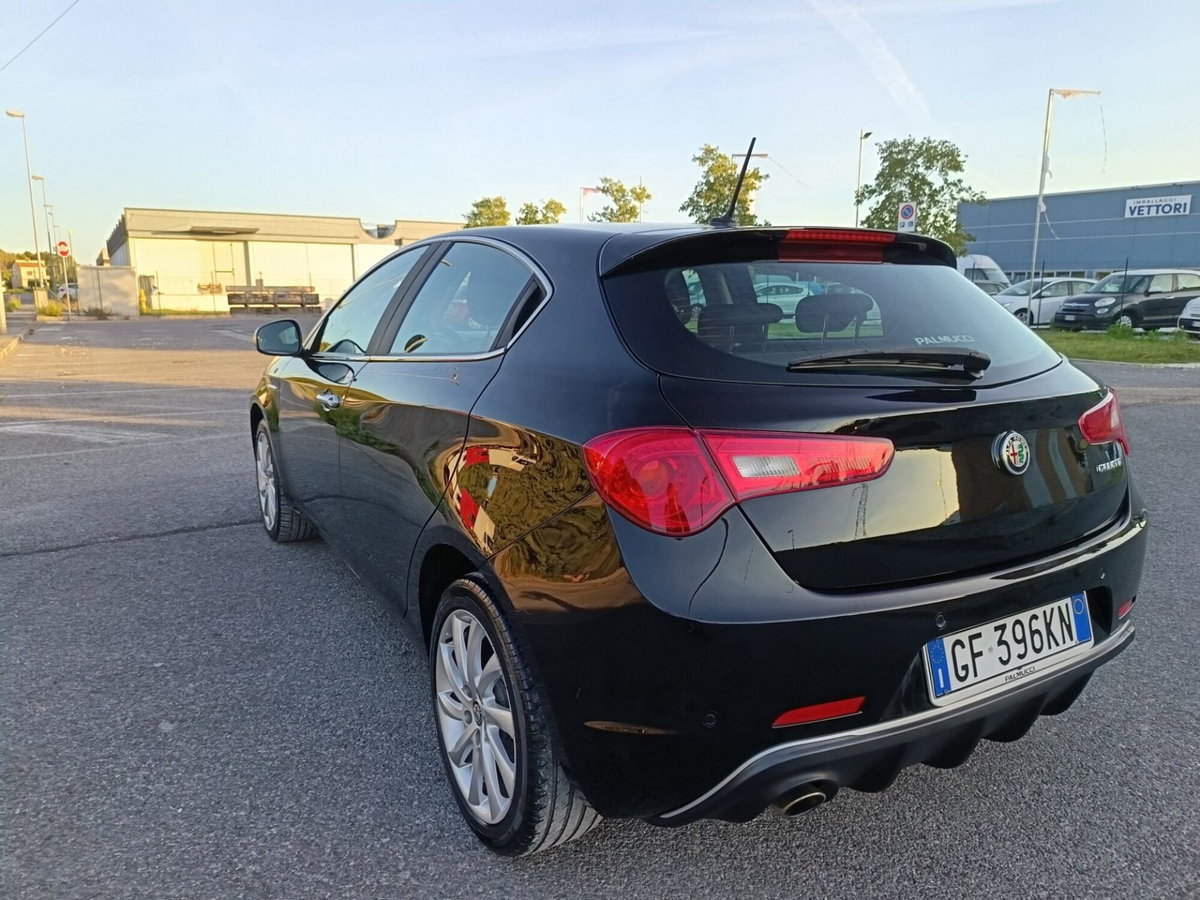 Alfa Romeo Giulietta 1.6 JTDm Ti 120cv (9)