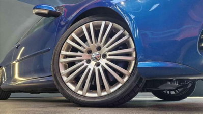 Volkswagen Golf 3.2 VR6 4mot. 3p. DSG R32 (3)