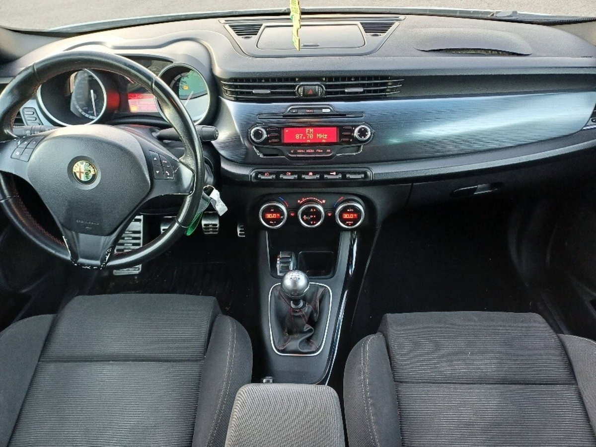 Alfa Romeo Giulietta 2.0 JTDm-2 Distinctive 170cv (13)