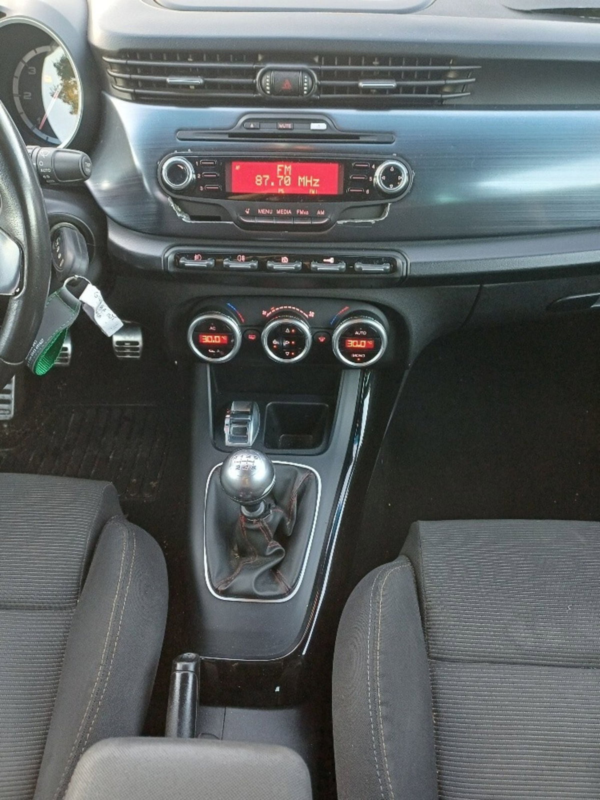 Alfa Romeo Giulietta 2.0 JTDm-2 Distinctive 170cv (14)