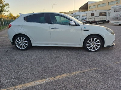 Alfa Romeo Giulietta 2.0 JTDm-2 Distinctive 170cv (3)