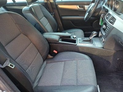 Mercedes-Benz Classe C Station Wagon 220 CDI Avantgarde (13)