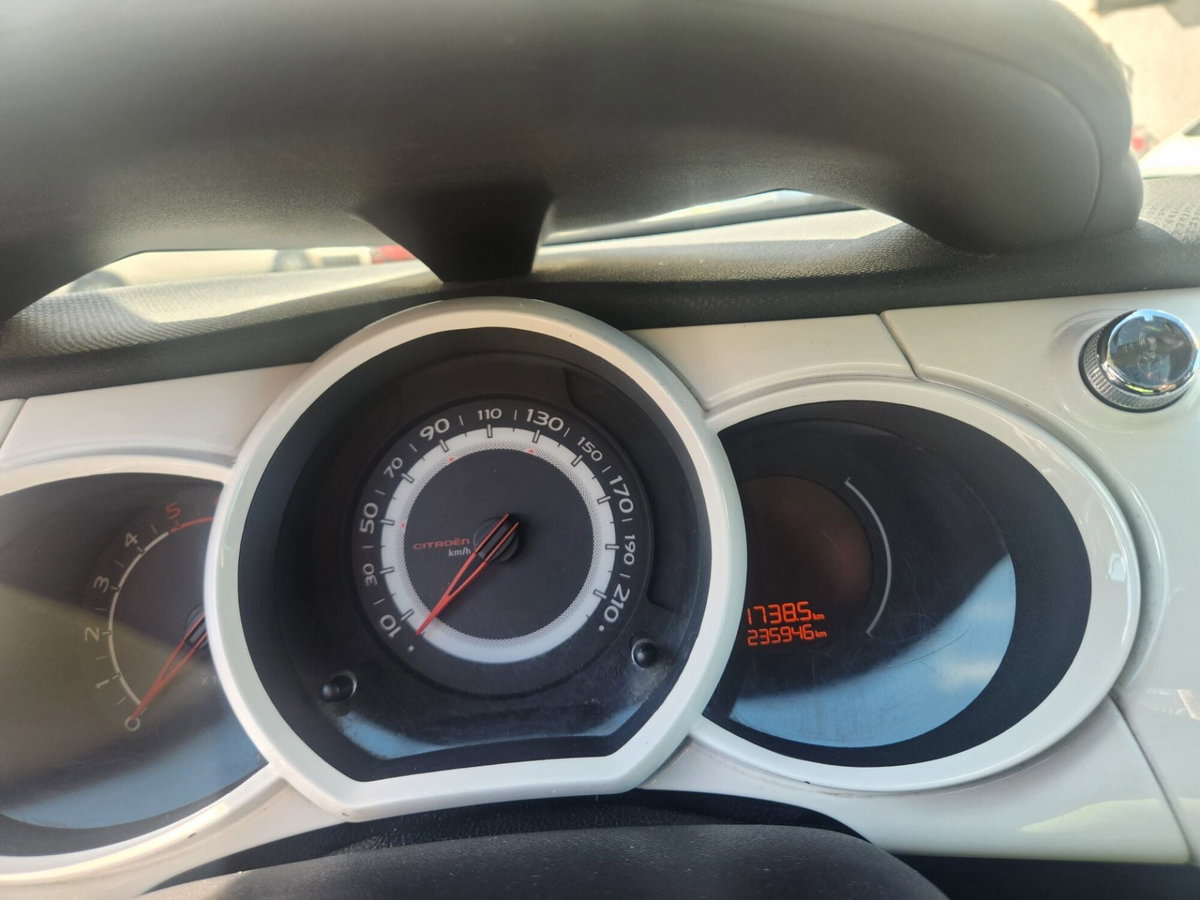 Citroen C3 1.4 HDi 70 Exclusive (7)