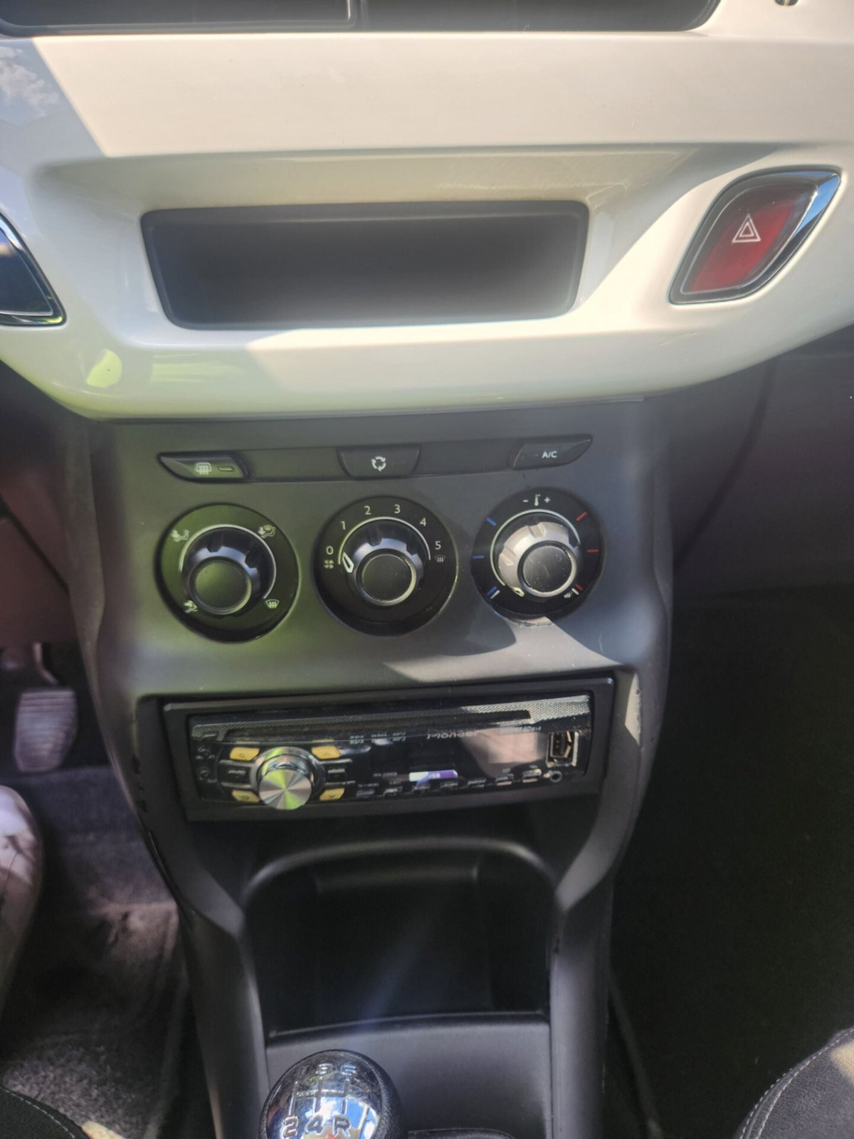 Citroen C3 1.4 HDi 70 Exclusive (8)