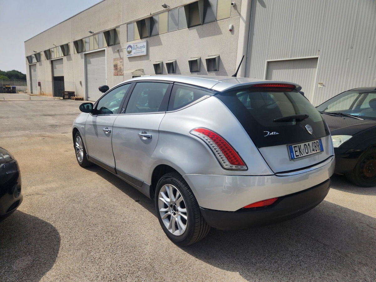Lancia Delta 1.6 MJT DPF 105 CV Gold (11)