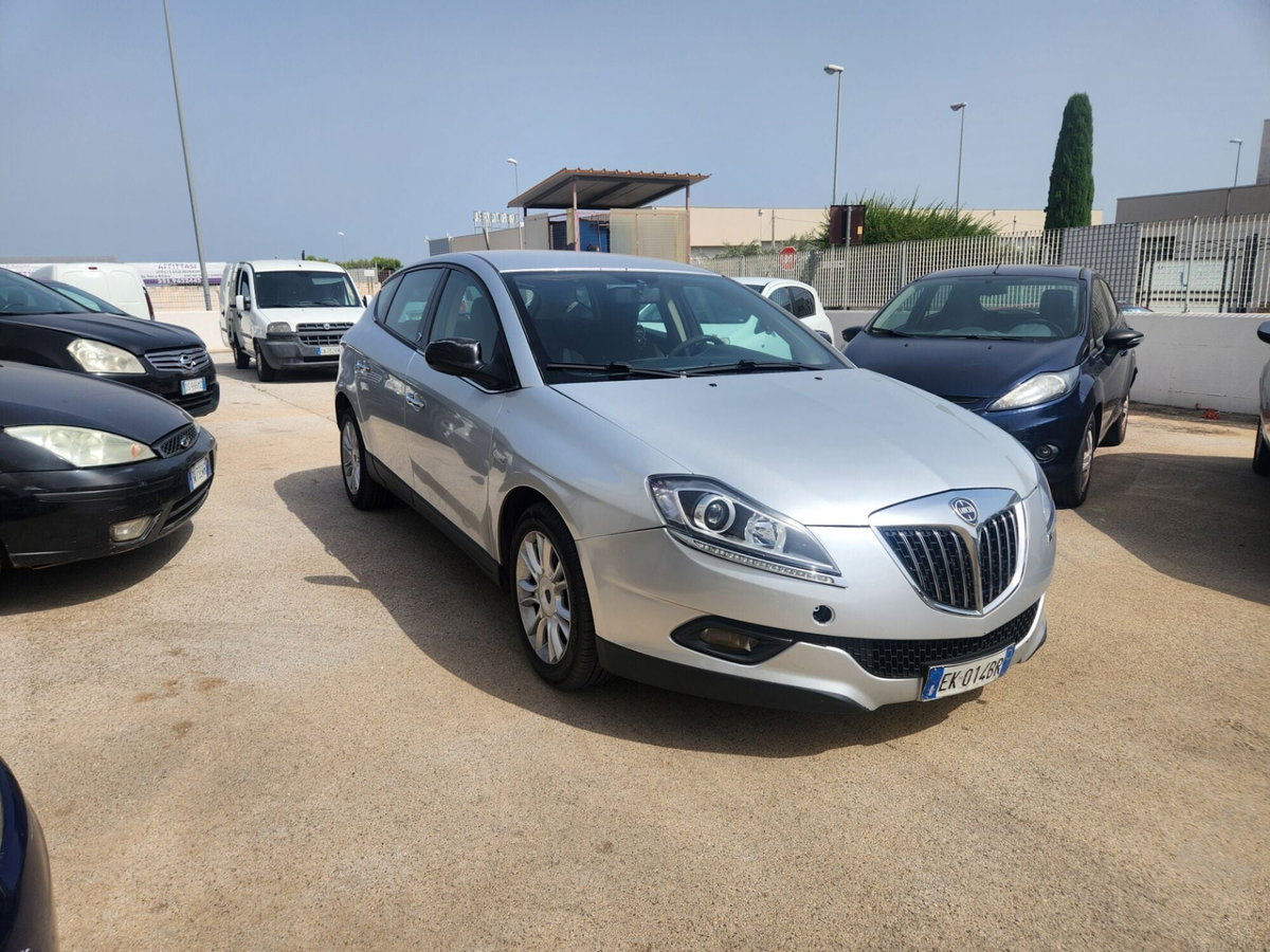 Lancia Delta 1.6 MJT DPF 105 CV Gold (3)