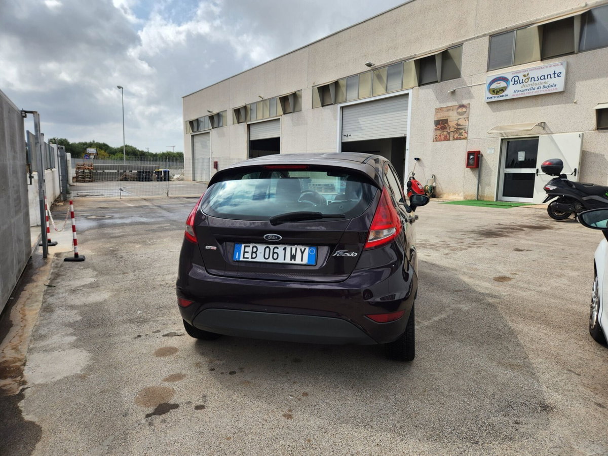 Ford Fiesta 1.4 TDCi 5p. Ghia (4)