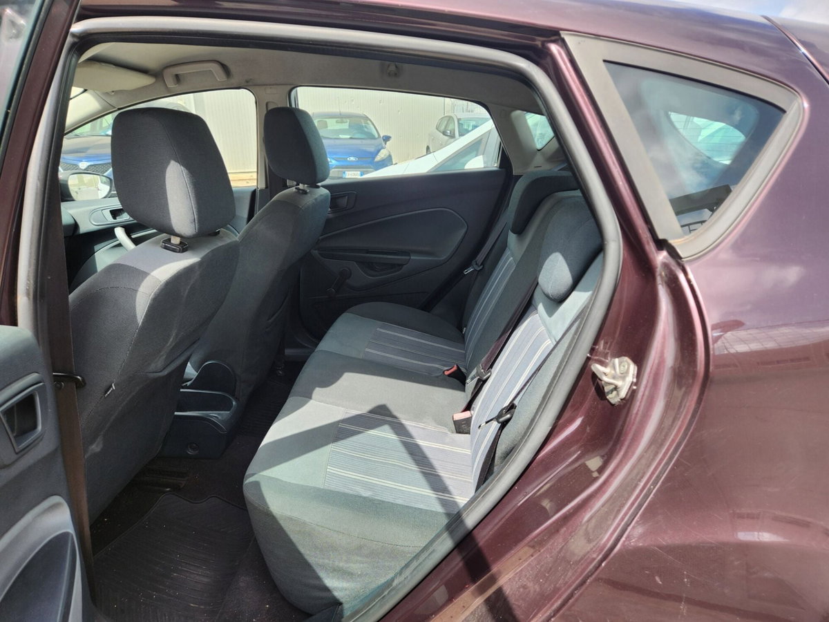 Ford Fiesta 1.4 TDCi 5p. Ghia (6)