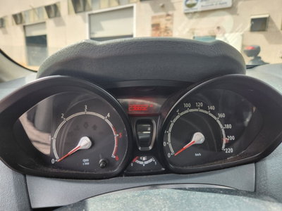 Ford Fiesta 1.4 TDCi 5p. Ghia (7)