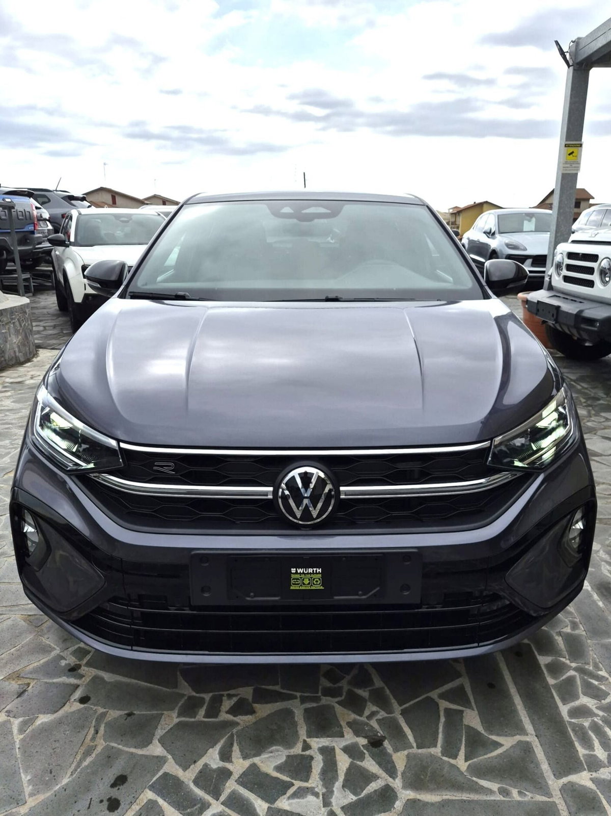 Volkswagen Taigo 1.0 tsi R-Line 115cv dsg (2)