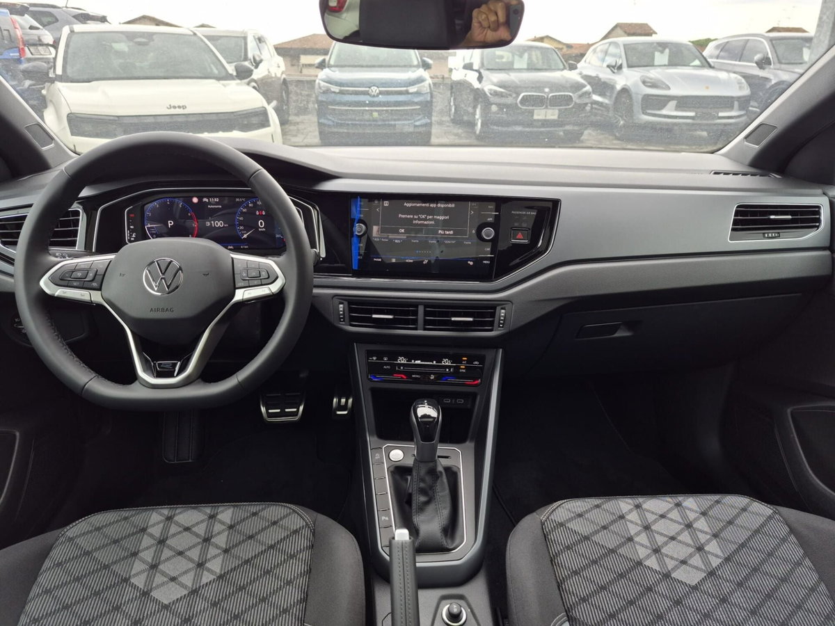 Volkswagen Taigo 1.0 tsi R-Line 115cv dsg (8)