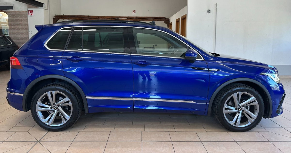 Volkswagen Tiguan 2.0 tdi R-Line 150cv dsg (17)