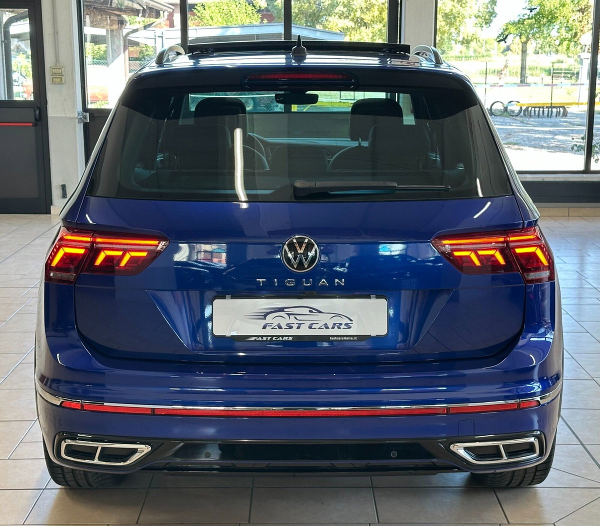 Volkswagen Tiguan 2.0 tdi R-Line 150cv dsg (5)