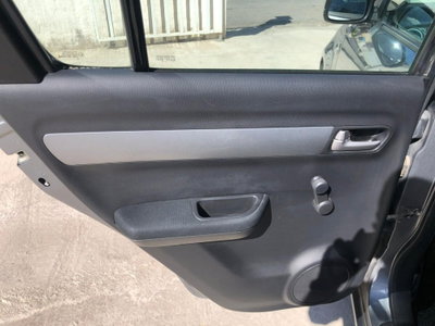 Suzuki Swift 1.3 DDiS 75CV DPF 5p. GL (12)