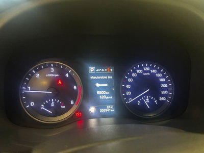 Hyundai Tucson 1.7 CRDi DCT XPossible (14)