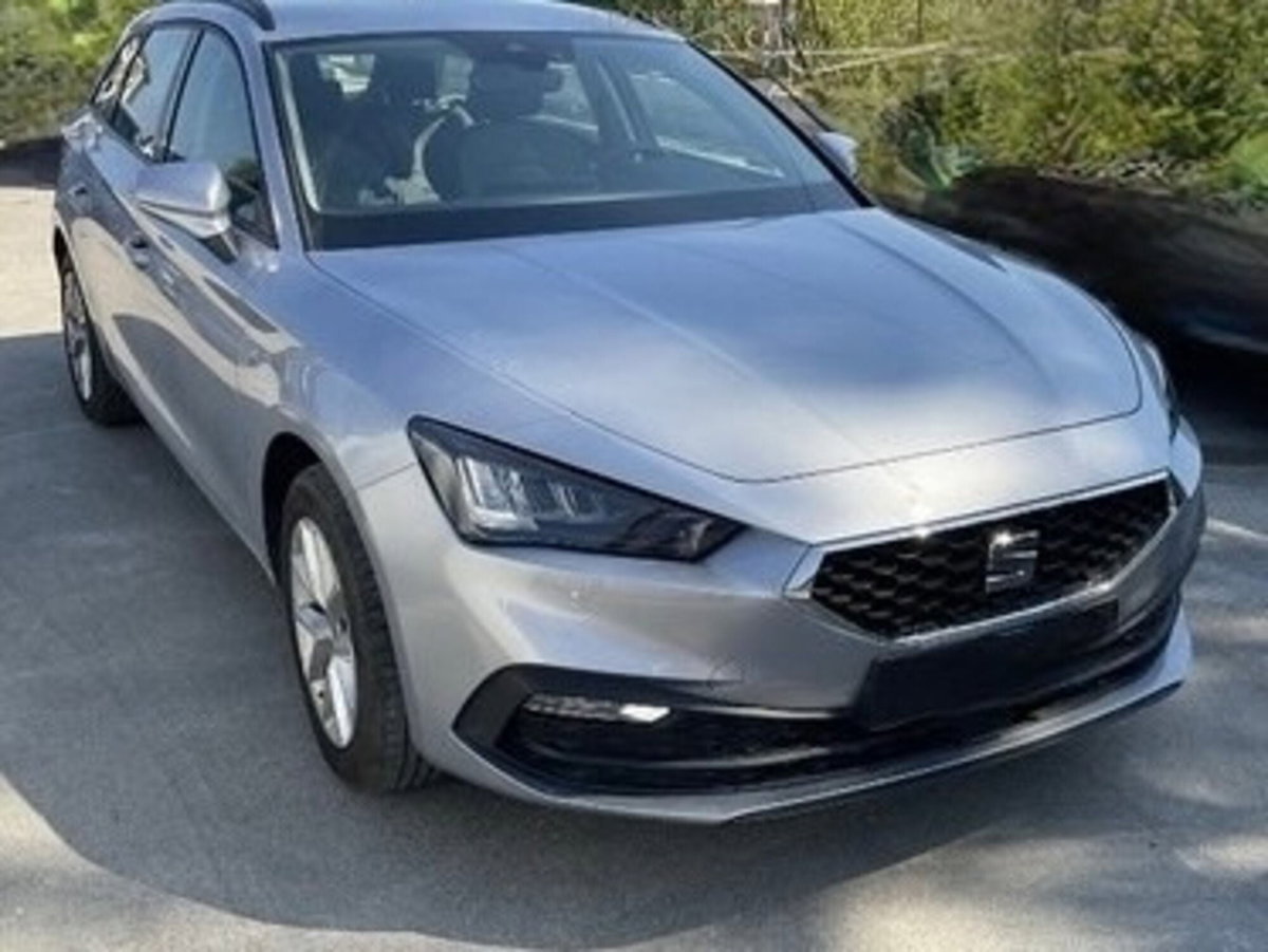 SEAT Leon ST Sportstourer 2.0 tdi Style 150cv dsg (2)