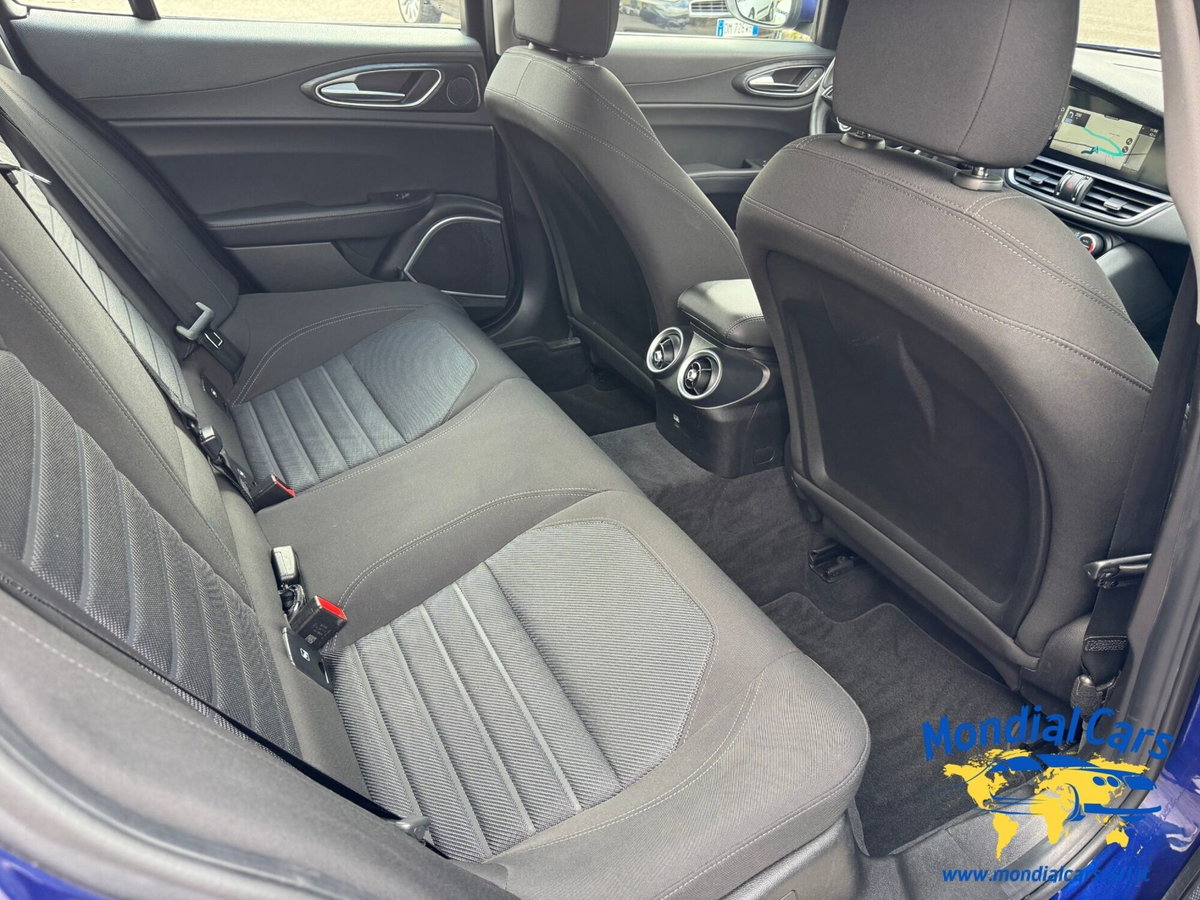 Alfa Romeo Giulia 2.2 Turbodiesel 160 CV AT8 Business (12)