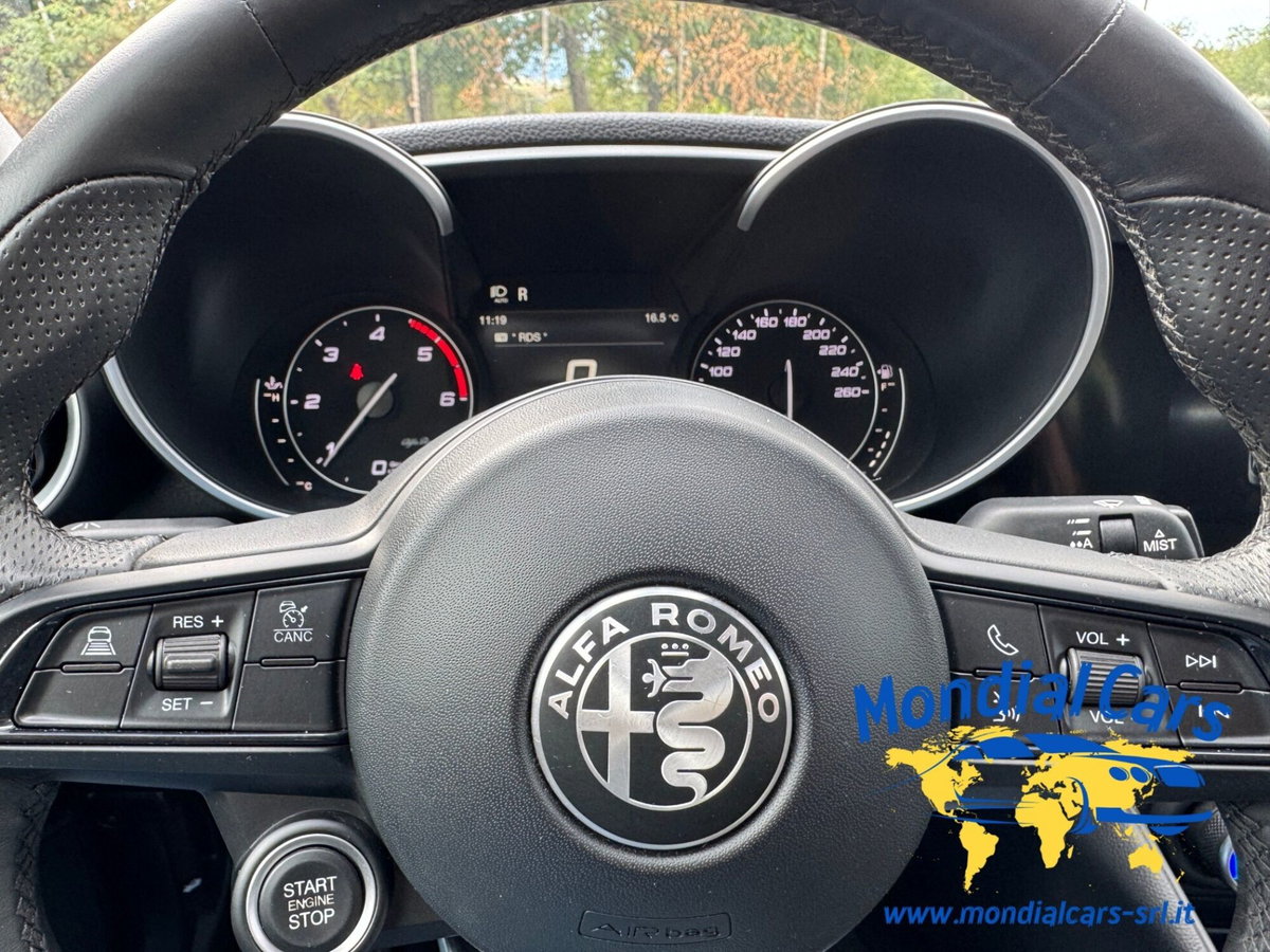 Alfa Romeo Giulia 2.2 Turbodiesel 160 CV AT8 Business (15)