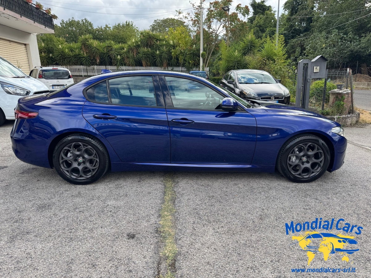Alfa Romeo Giulia 2.2 Turbodiesel 160 CV AT8 Business (4)