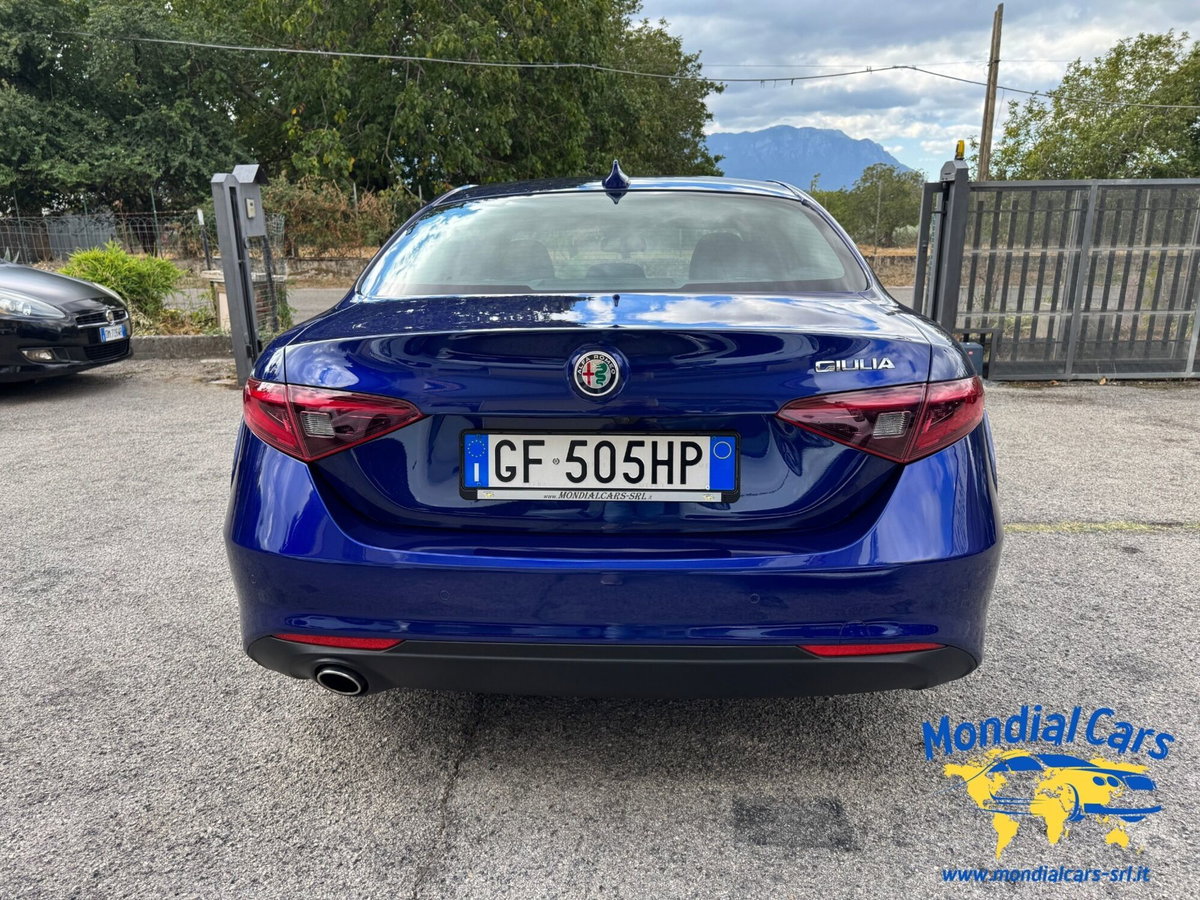 Alfa Romeo Giulia 2.2 Turbodiesel 160 CV AT8 Business (6)