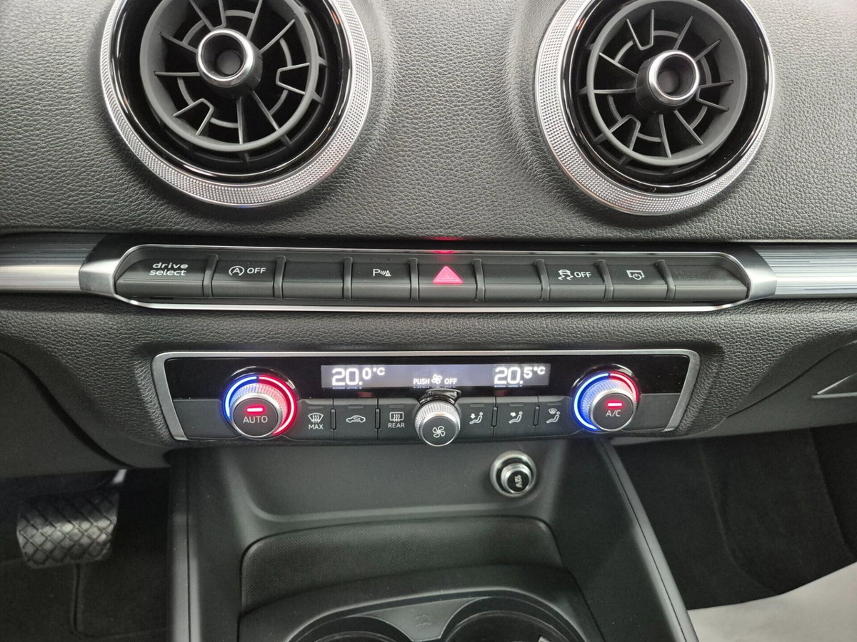 Audi A3 Sportback 30 g-tron S tronic Sport (17)