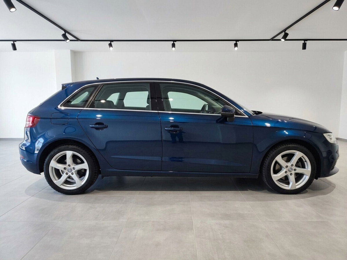 Audi A3 Sportback 30 g-tron S tronic Sport (4)