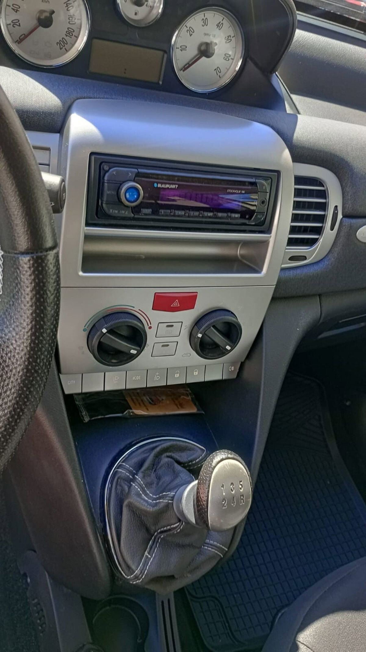 Lancia Ypsilon 1.2 New Oro (16)