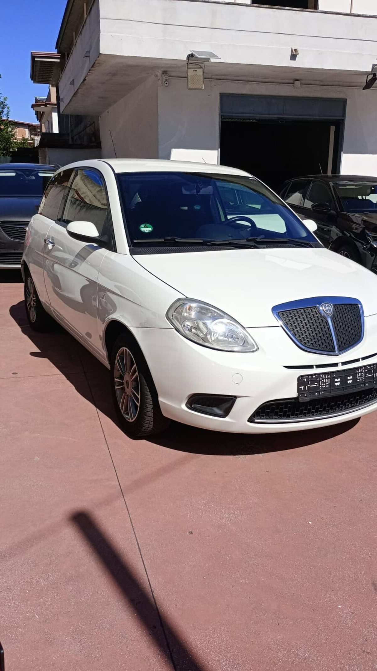 Lancia Ypsilon 1.2 New Oro (2)