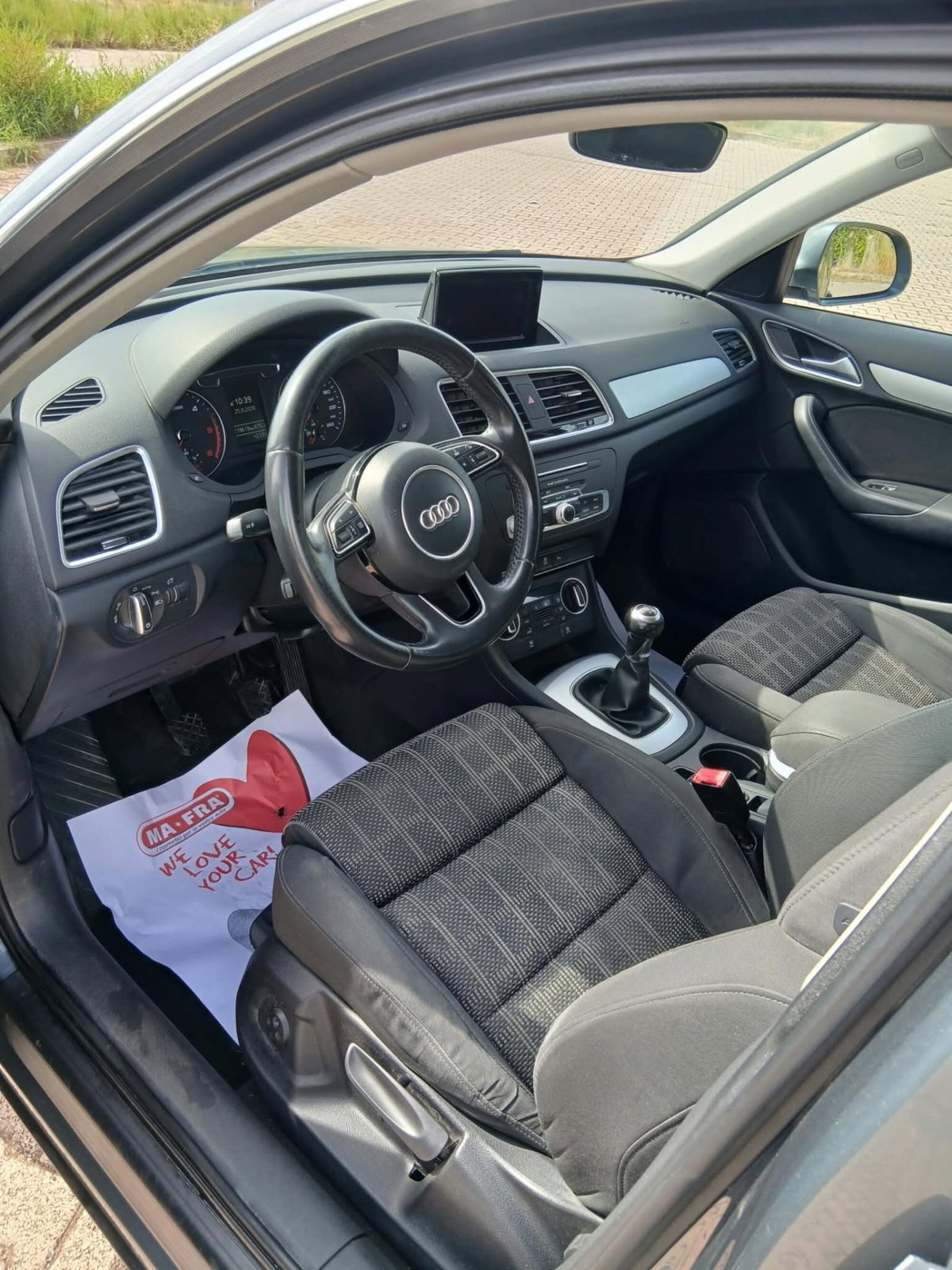 Audi Q3 2.0 TDI 120 CV (5)