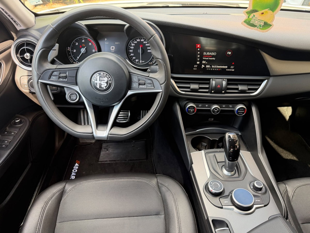Alfa Romeo Giulia 2.2 Turbodiesel 180 CV AT8 Super (9)