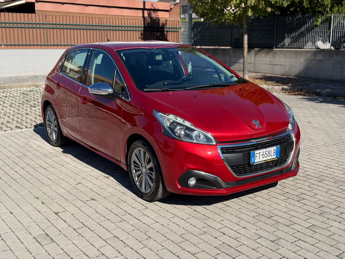Peugeot 208 82 5 porte Allure (2)