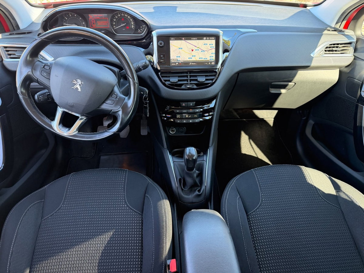 Peugeot 208 82 5 porte Allure (8)