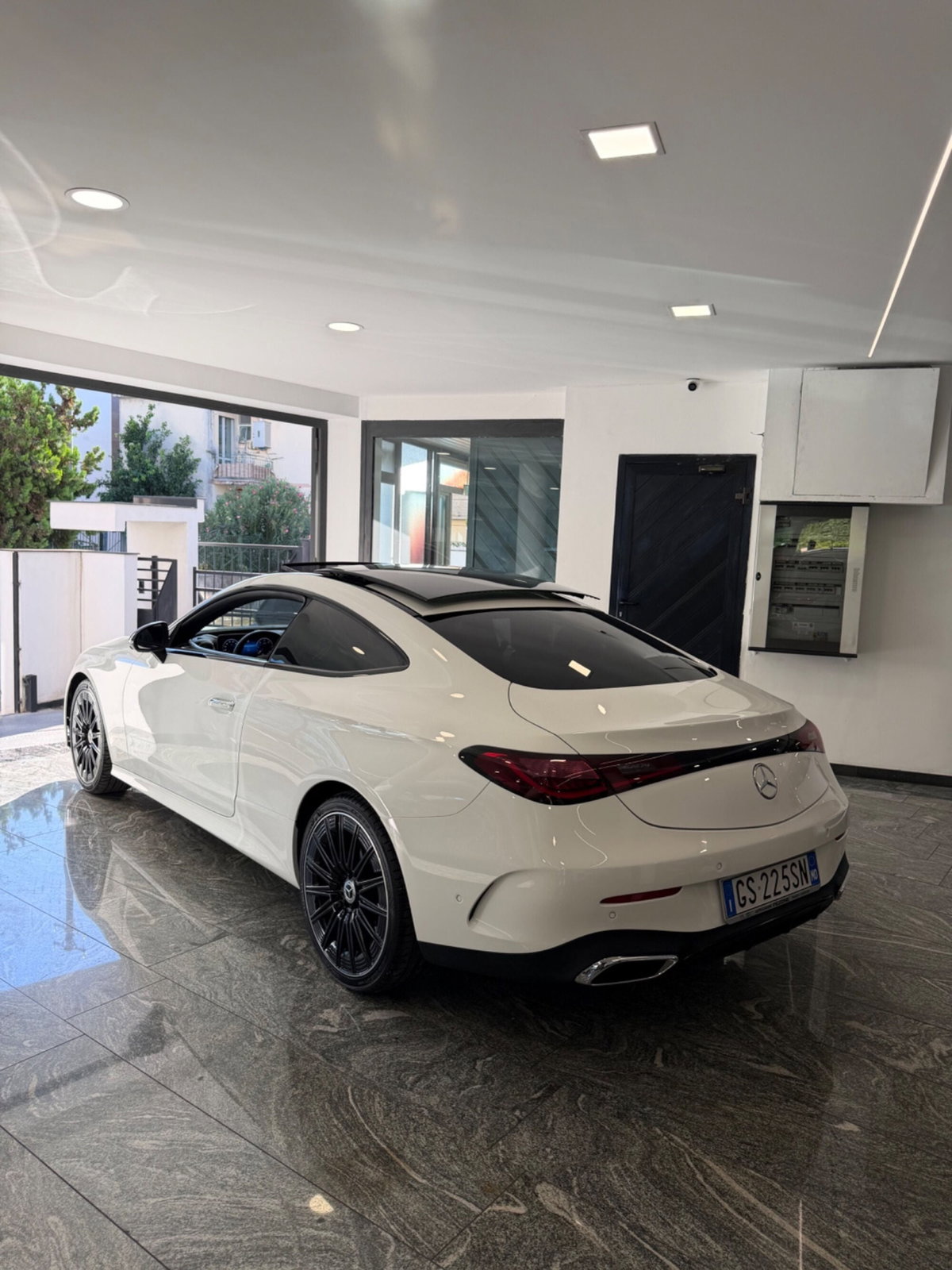 Mercedes-Benz CLE Coupé 220 d AMG Line Premium Plus auto (2)