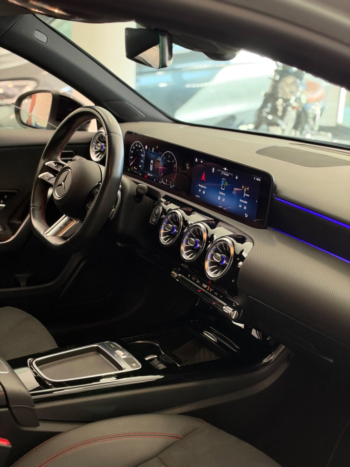 Mercedes-Benz Classe A Sedan 200 d AMG Line Advanced Plus auto (14)