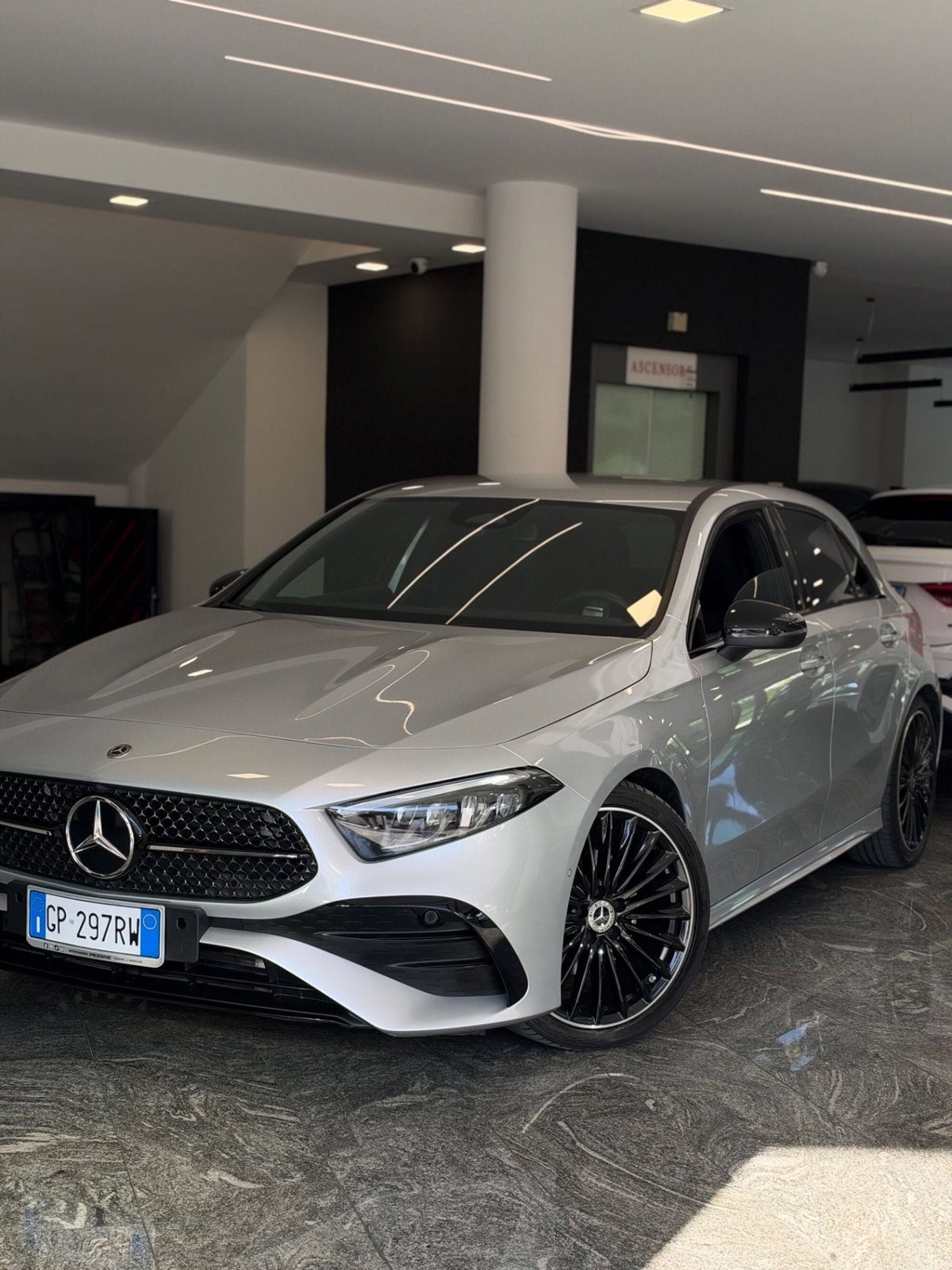 Mercedes-Benz Classe A Sedan 200 d AMG Line Advanced Plus auto (2)