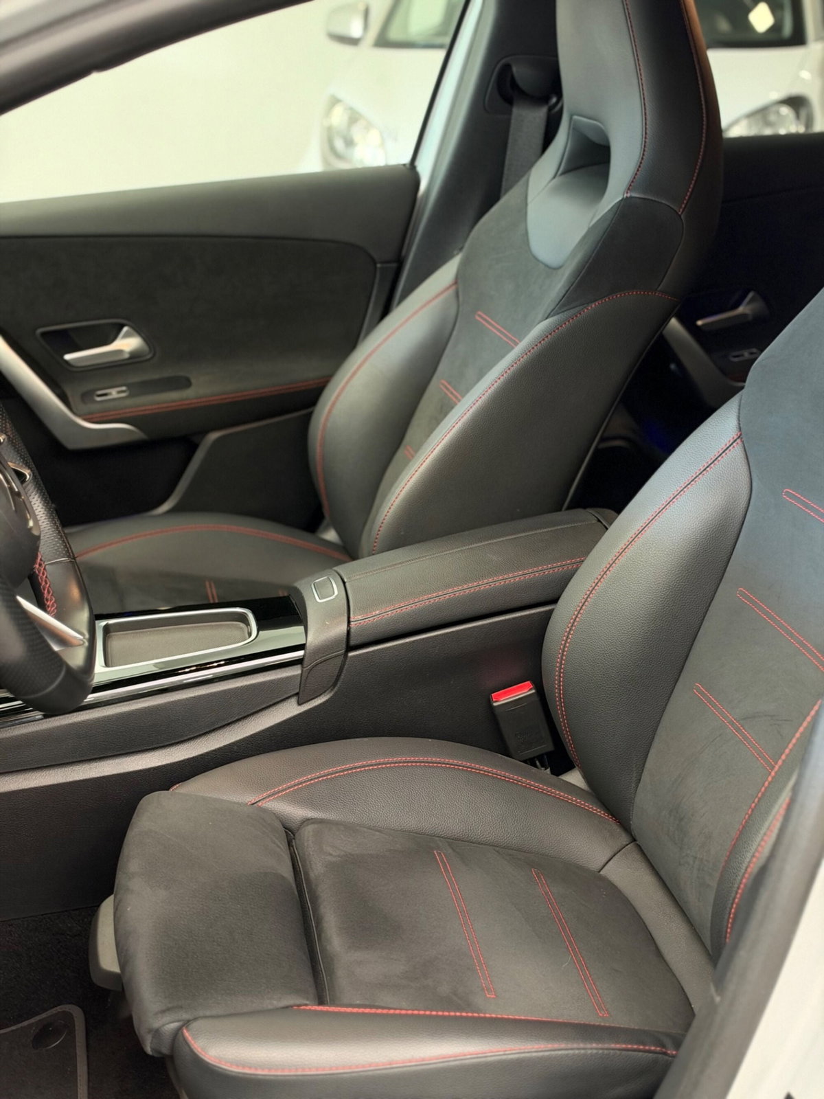 Mercedes-Benz Classe A Sedan 200 d AMG Line Advanced Plus auto (9)