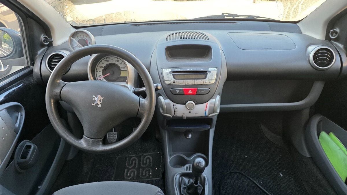 Peugeot 107 68CV 5p. Urban Move (11)