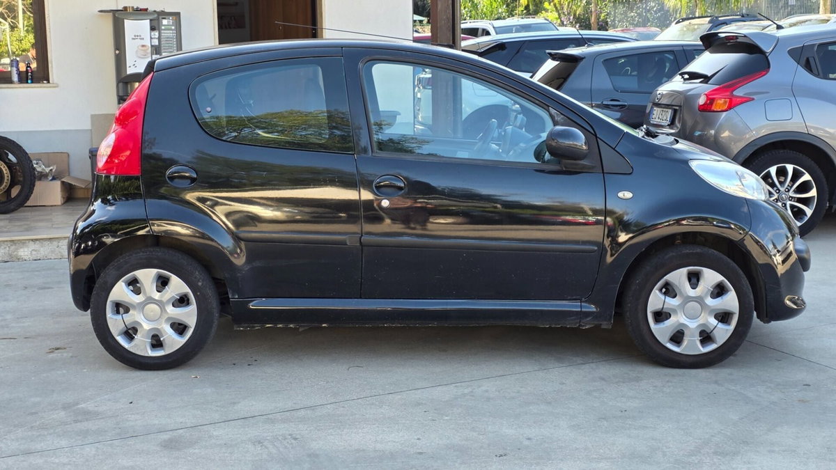 Peugeot 107 68CV 5p. Urban Move (5)