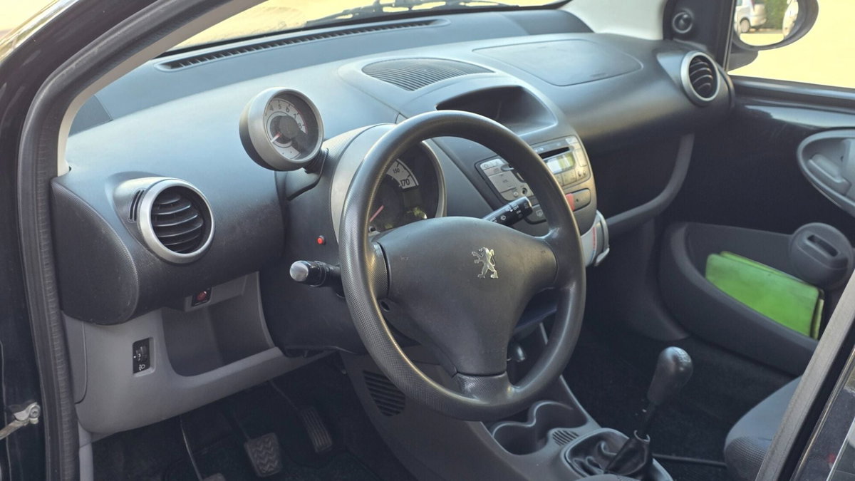 Peugeot 107 68CV 5p. Urban Move (6)
