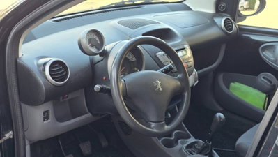 Peugeot 107 68CV 5p. Urban Move (6)