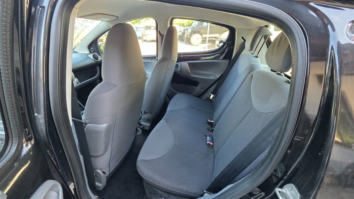 Peugeot 107 68CV 5p. Urban Move (8)