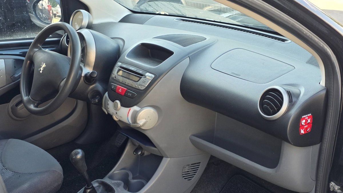Peugeot 107 68CV 5p. Urban Move (9)