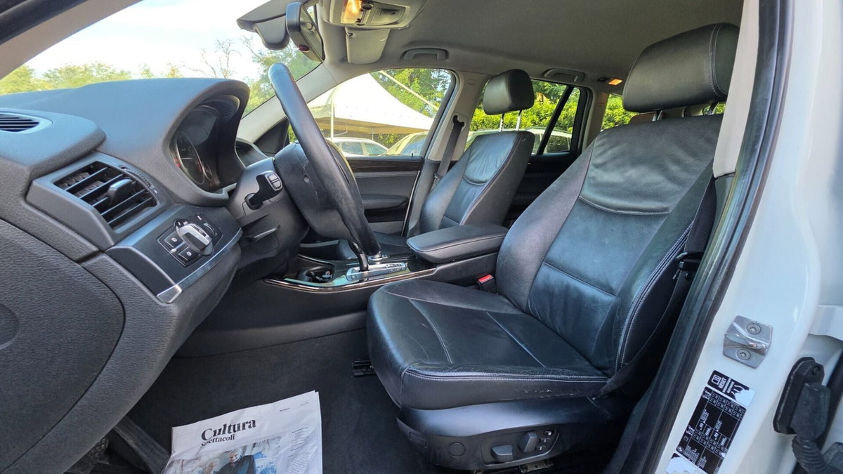 BMW X3 xDrive20d Futura (9)