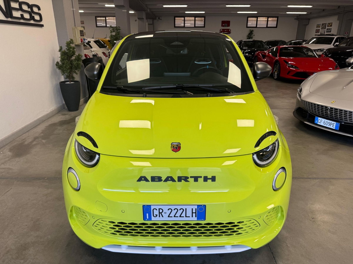 Abarth 500e Cabrio 42 kWh (2)