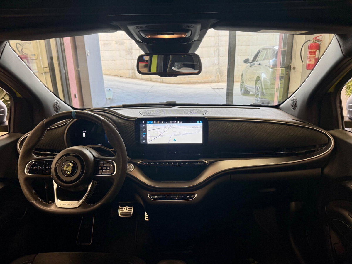 Abarth 500e Cabrio 42 kWh (8)