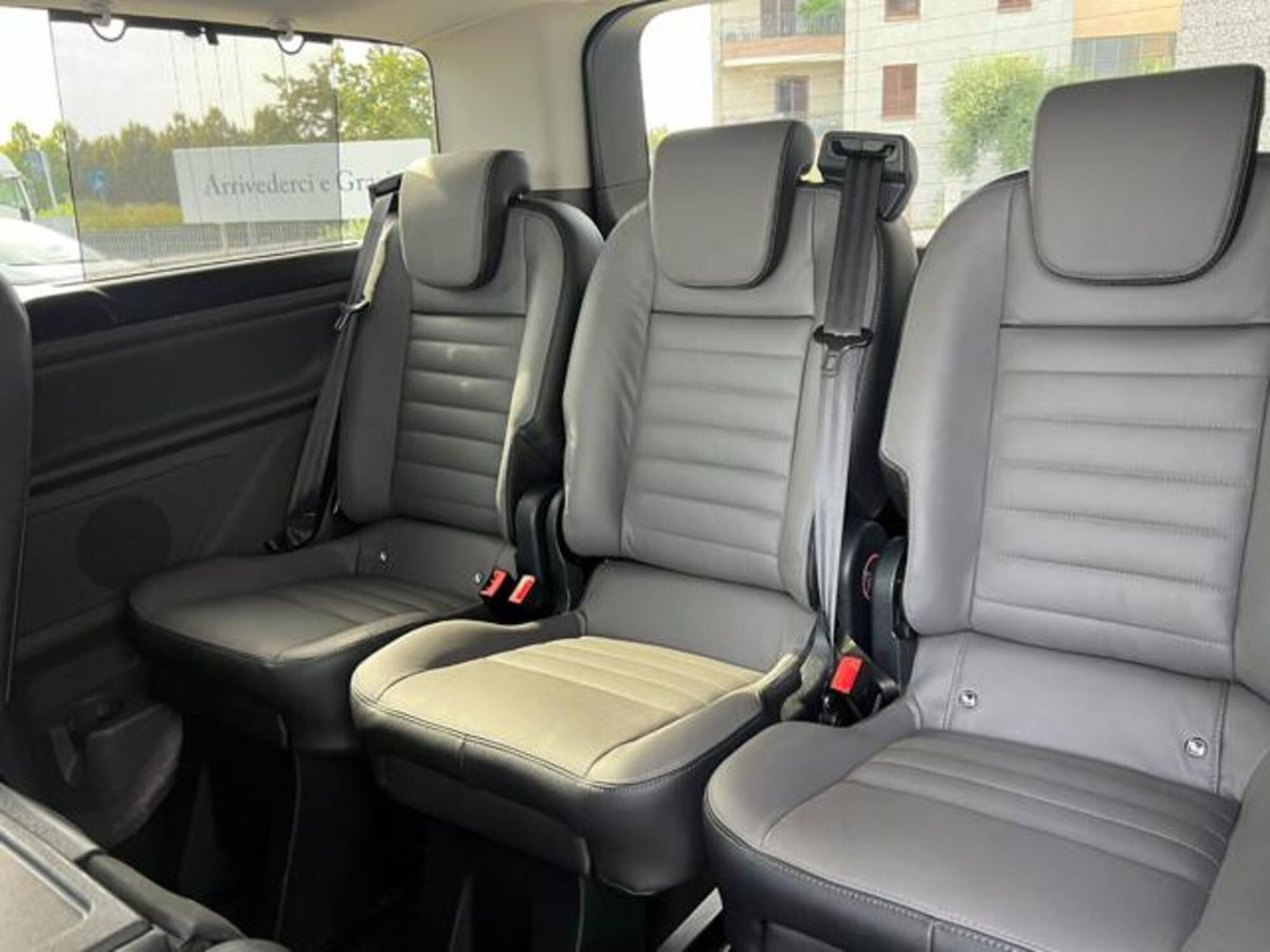 Ford Tourneo Custom 320 2.0 TDCi 185CV aut. PC Titanium (19)